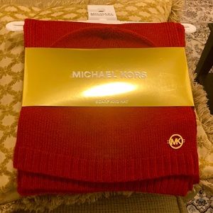 BN Michael Kors 2 Packs Scarf and Hats